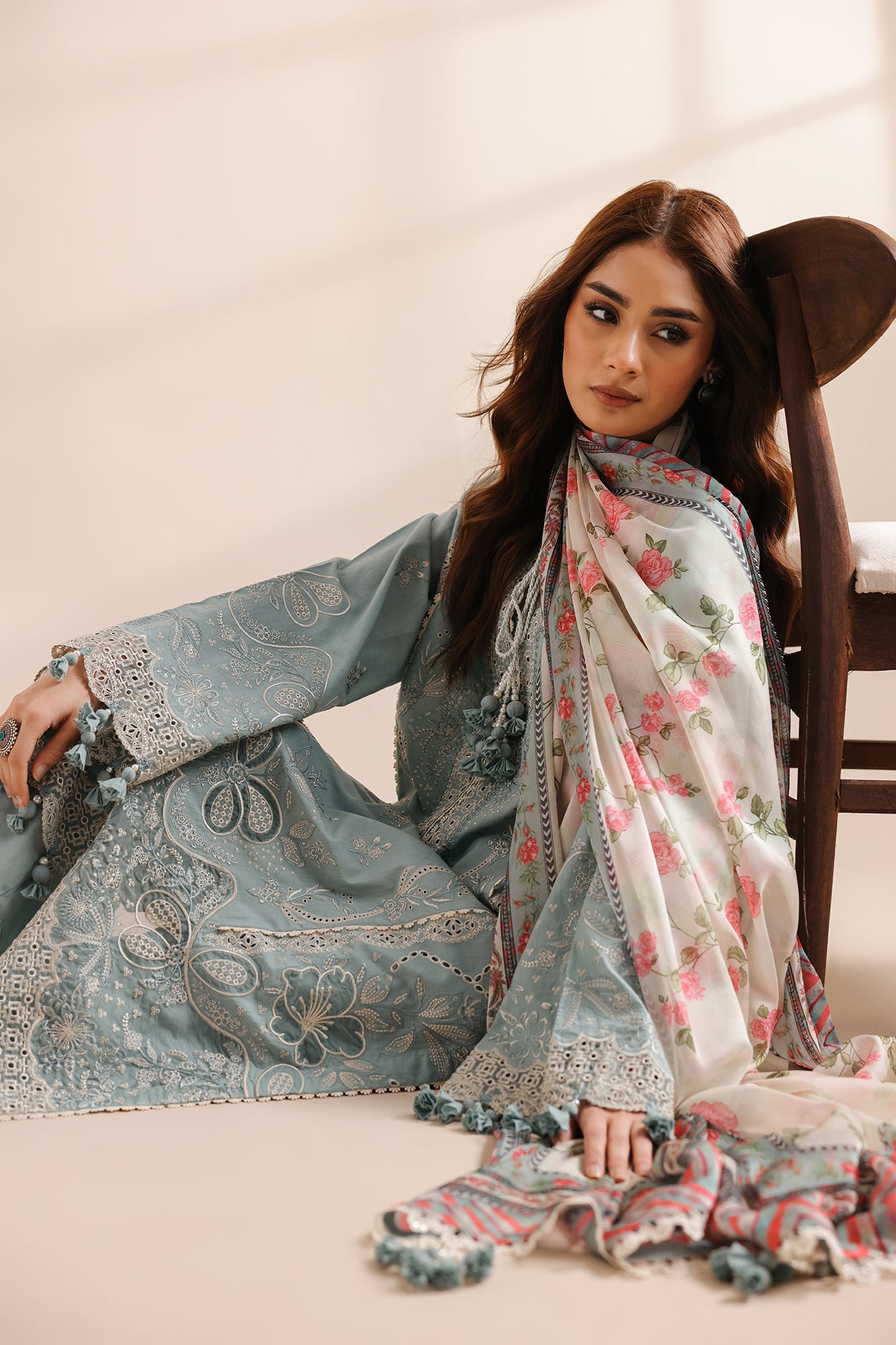EMBROIDERED SUIT (E0951/203/716) – Nour
