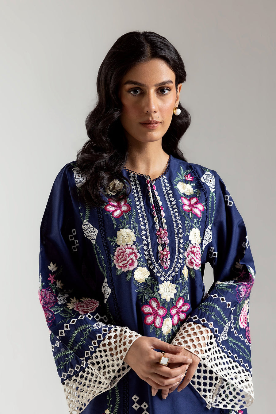 EMBROIDERED SUIT (E3187/103/619)