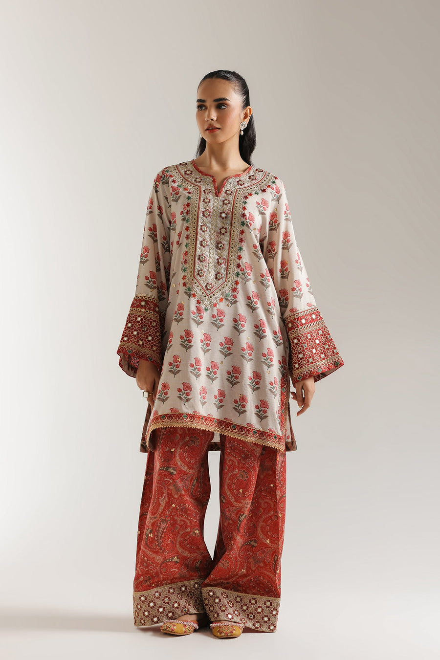 EMBROIDERED SUIT (E3192/103/227)