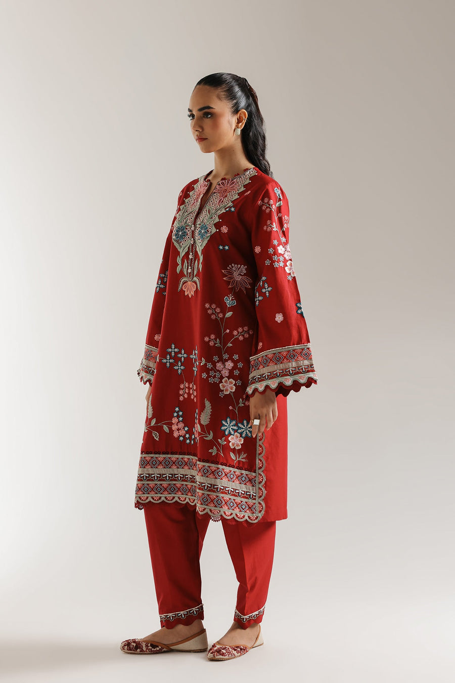EMBROIDERED SUIT (E3216/103/405)