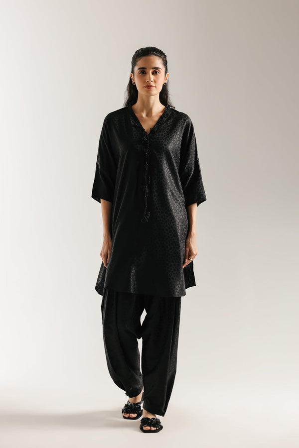 EMBROIDERED SUIT (E6632/102/901)