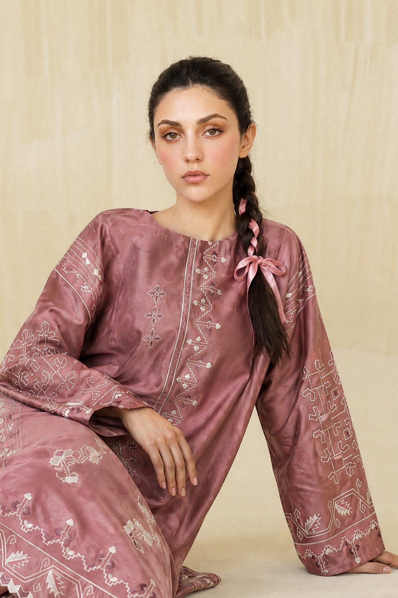 EMBROIDERED SUIT (E9304-102-527) – Nour
