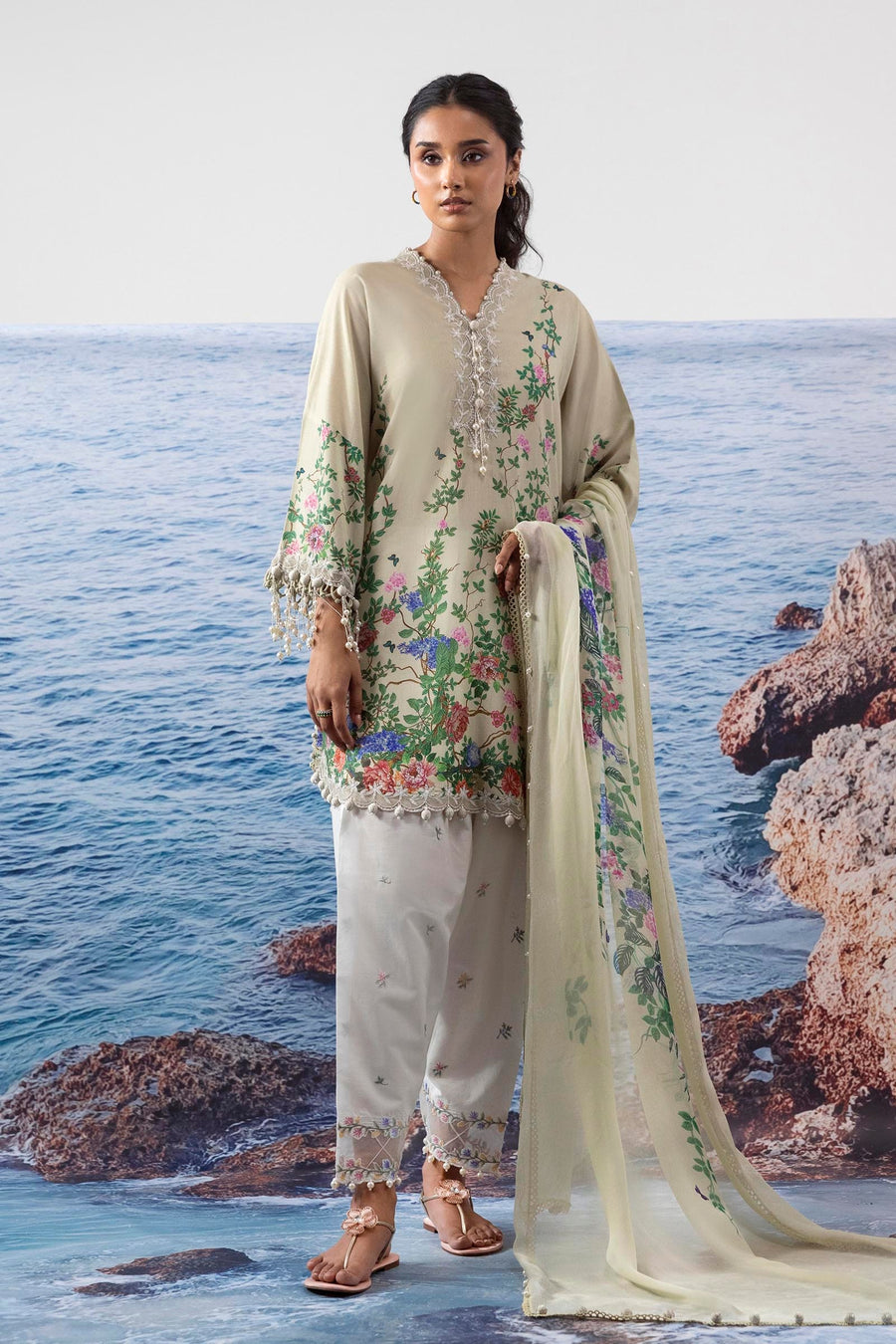 Unstitched Lawn 3 Piece Suit (M252-002B-CI)
